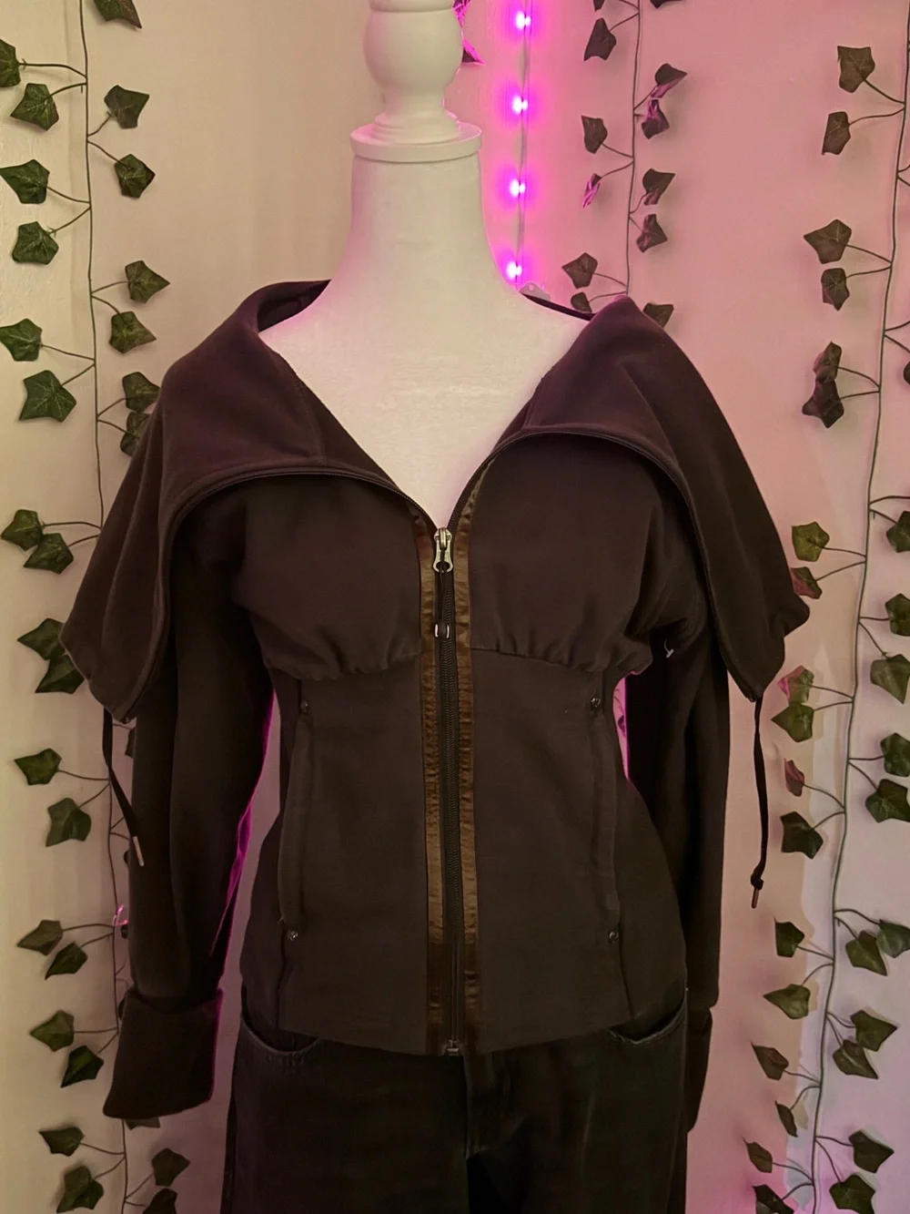 Brown vintage Lululemon scuba